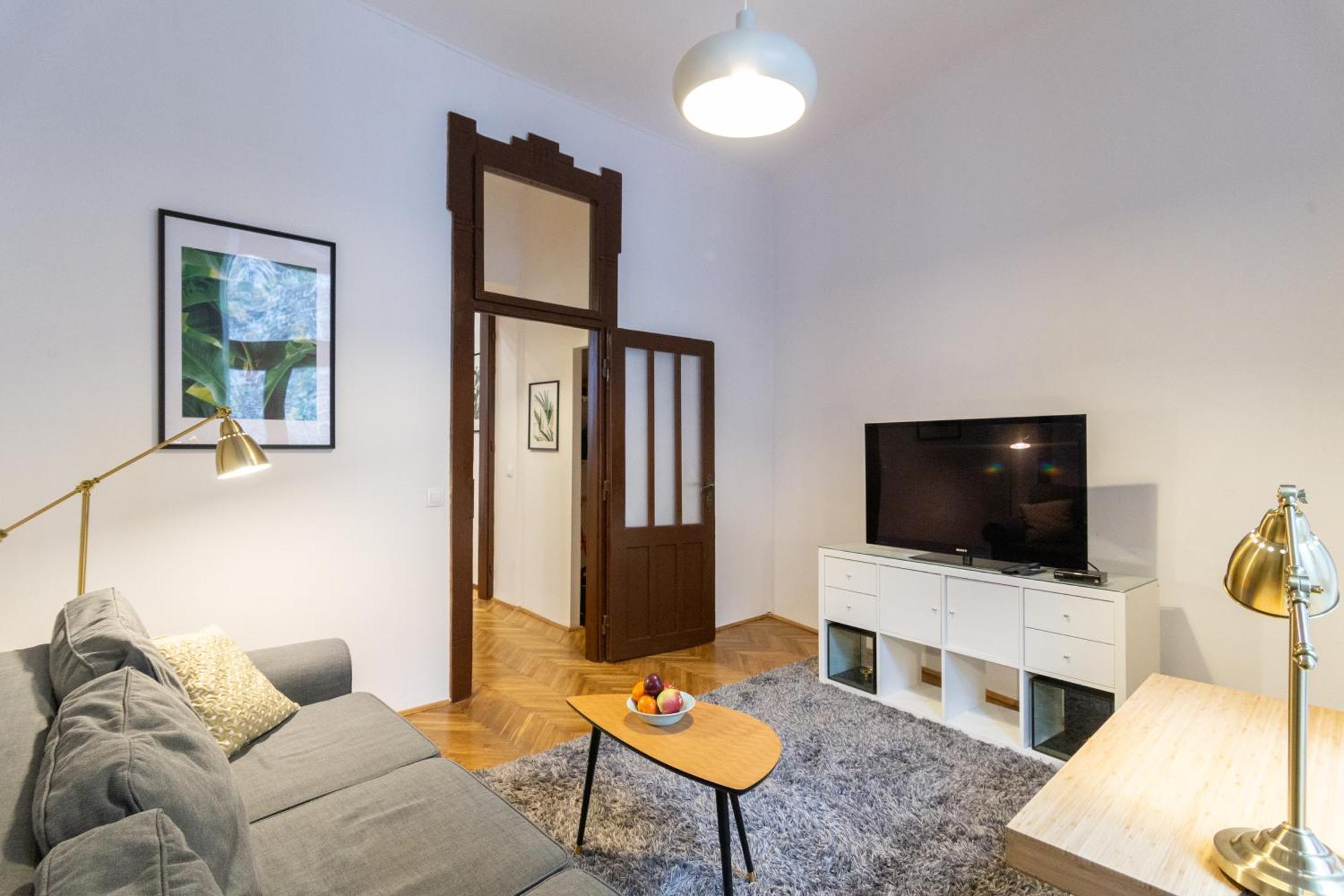 Heart And Soul, Gorgeous Two-bedroom In The Center! Appartement